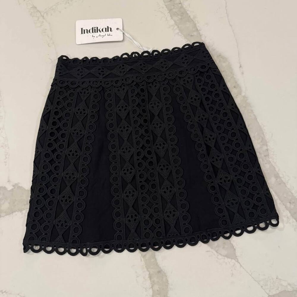 Indikah NWT Embroidered Mini Skirt Women's 10 Black Back Zipper Special Occasion